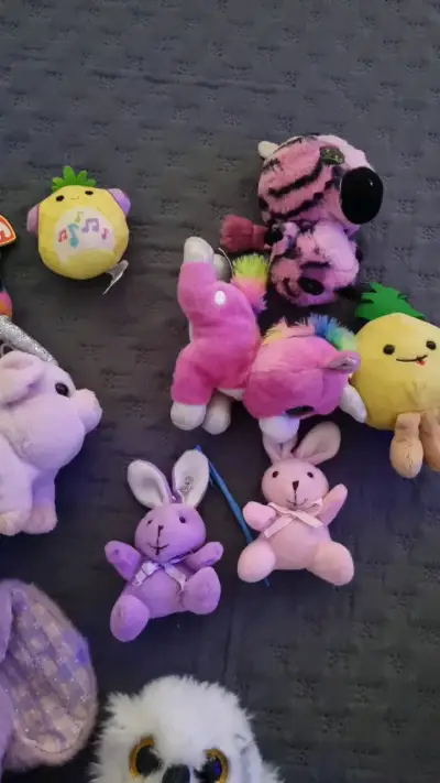 Lote de peluches variados en buen estado - miniatura 4