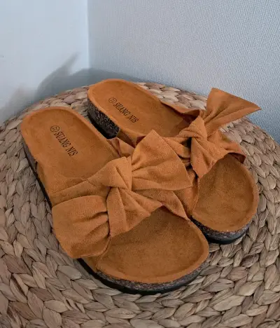Sandalias planas con lazo color camel - miniatura 1