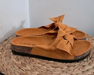 Sandalias planas con lazo color camel - miniatura 2
