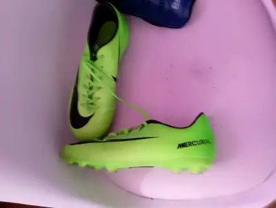 Zapatillas de fútbol Nike Mercurial verdes - miniatura 1
