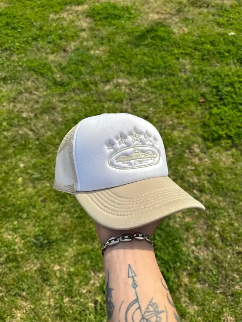 Gorro Corteiz Cream 🧢 - 1