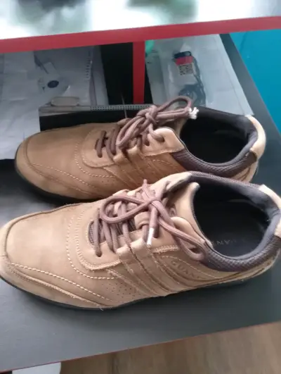 Zapatillas casuales de cuero marrón para hombre - miniatura 1