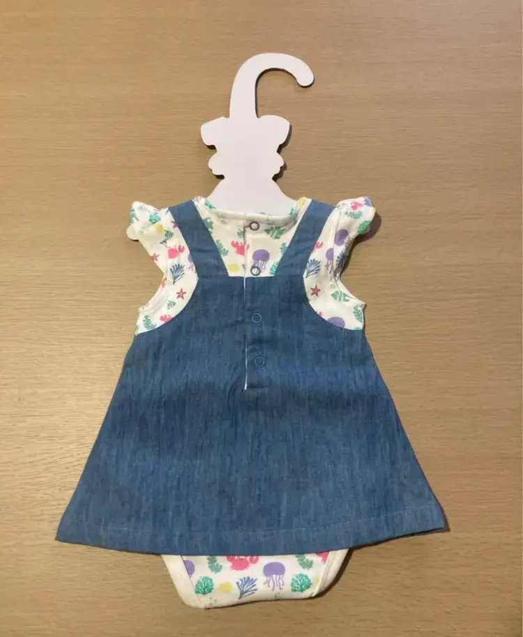 Conjunto de bebé con vestido de mezclilla y body estampado - 2