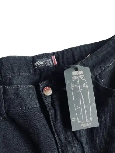 Jeans negros desgastados para mujer - miniatura 2