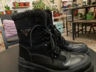 Botas de cuero negras con forro de piel sintética - miniatura 4