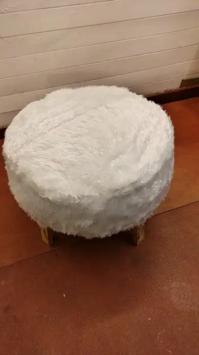 Puff redondo con funda peluda bicolor - miniatura 1