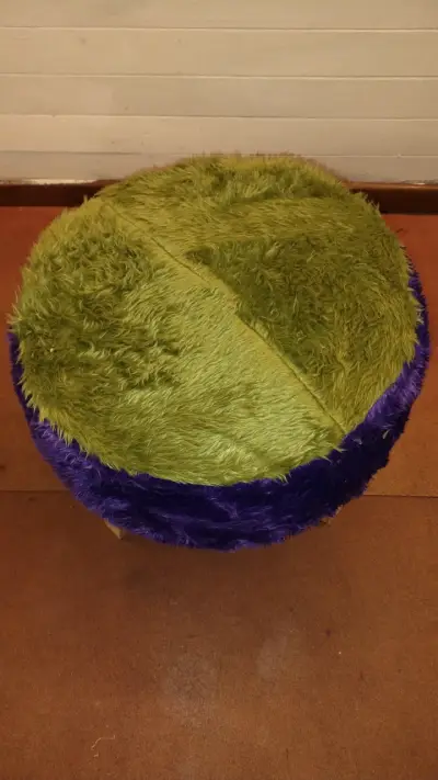 Puff redondo con funda peluda bicolor - miniatura 2