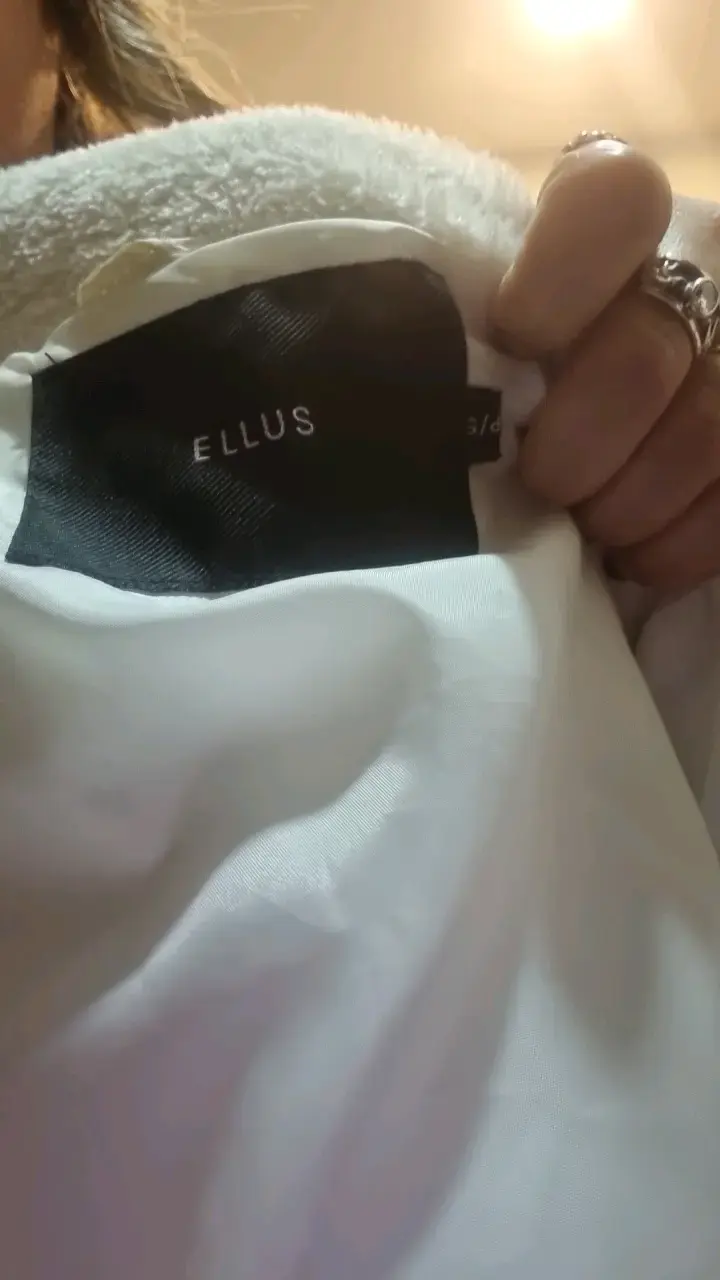 Chaqueta de invierno blanca con capucha de piel sintética - 3