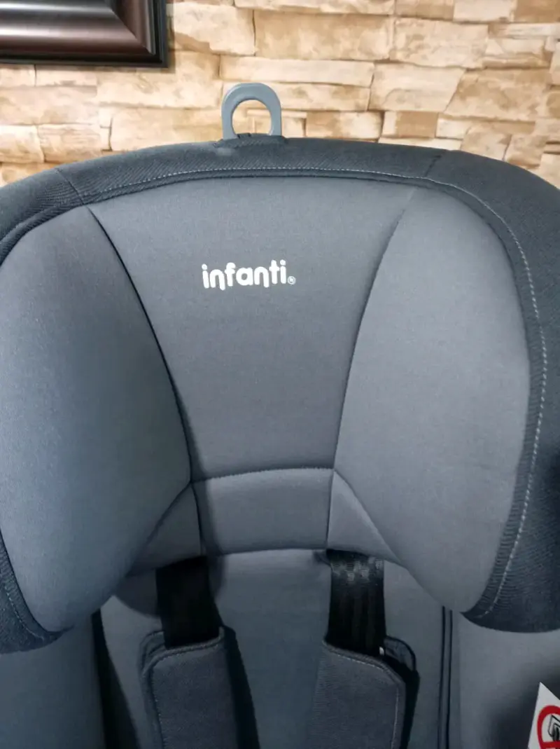 Silla de Auto Infanti Gris con Arnés 360 - 2