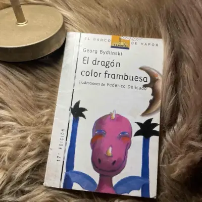 Libro infantil 'El dragón color frambuesa' de Georg Bydlinski - miniatura 1