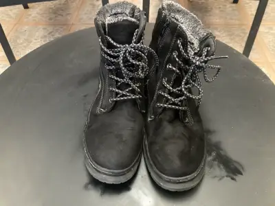 Botas de invierno negras con forro de lana - miniatura 1
