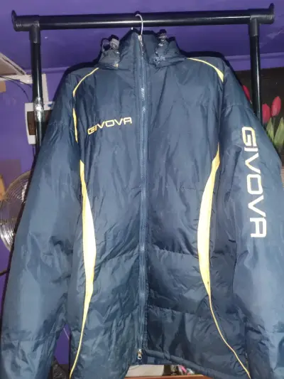 Chaqueta deportiva Givova azul con detalles amarillos - miniatura 1