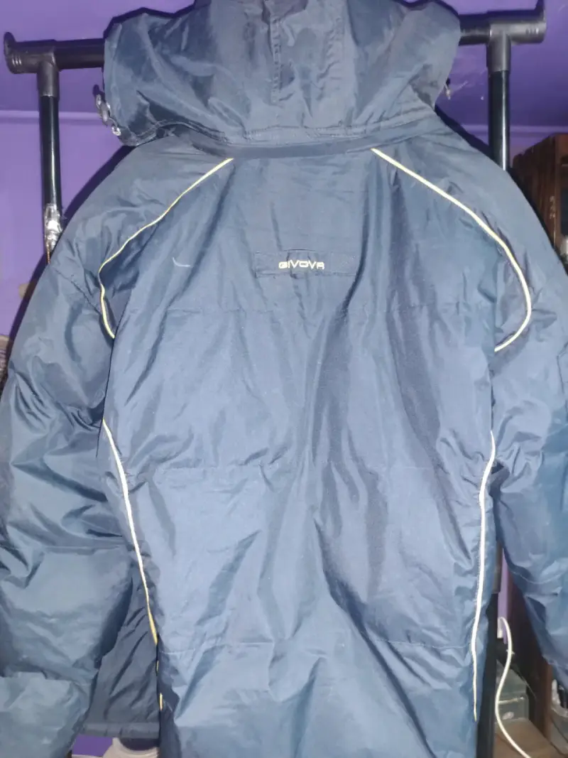 Chaqueta deportiva Givova azul con detalles amarillos - 2