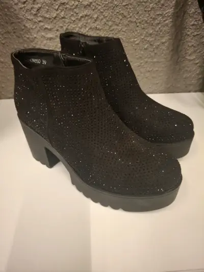 Botines negros con tacón y brillo - miniatura 1