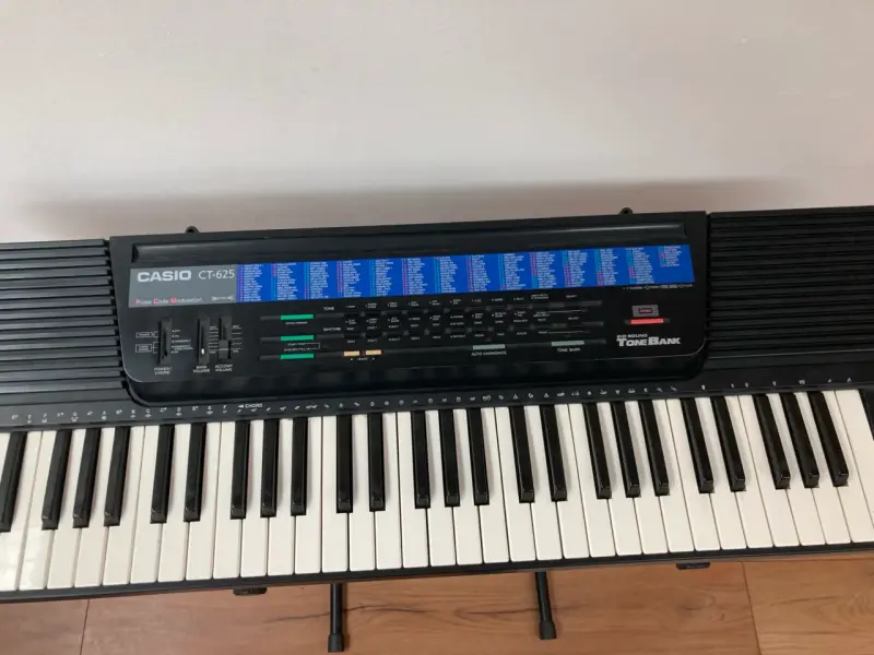 Teclado Casio CT-625 con soporte - 4