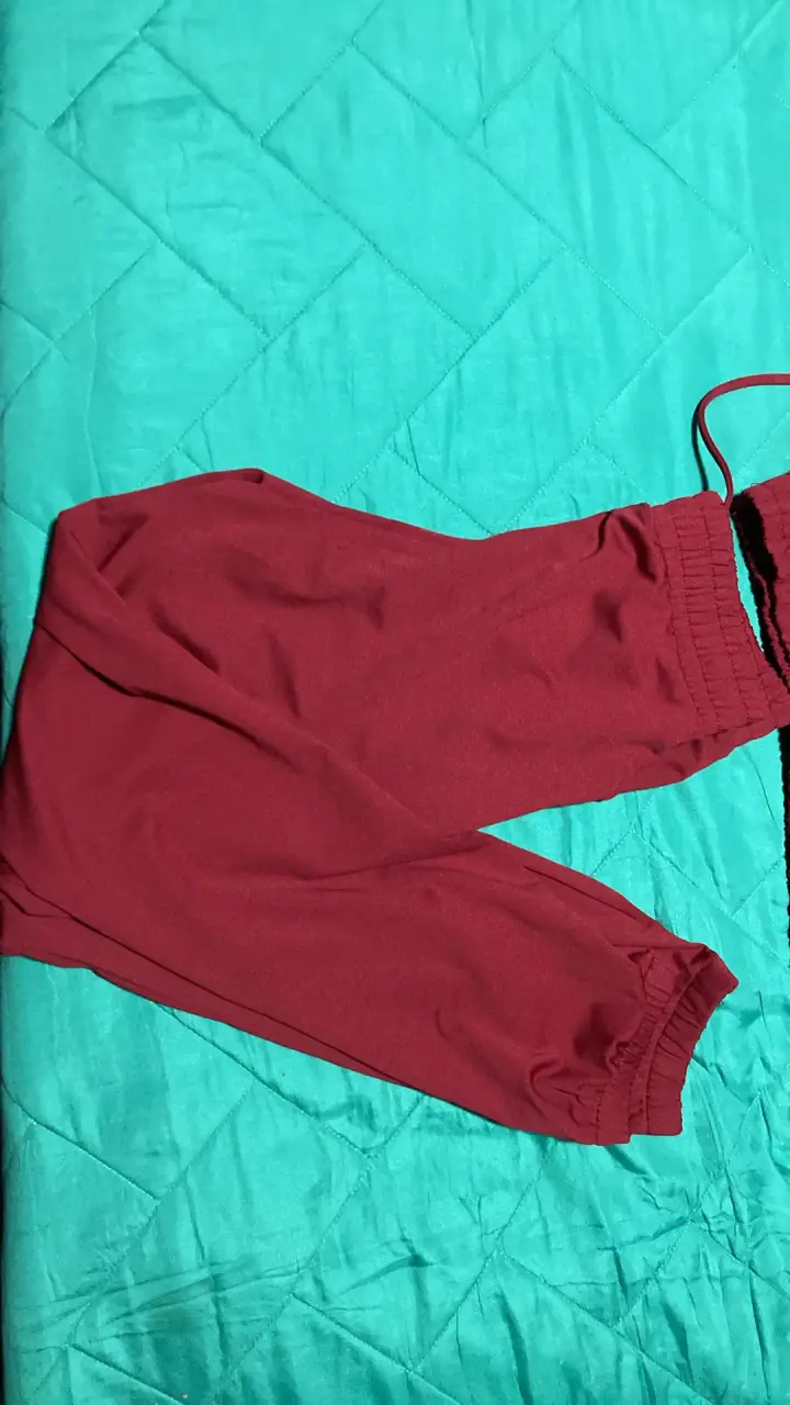 Conjunto deportivo burdeos con capucha Pink - 3