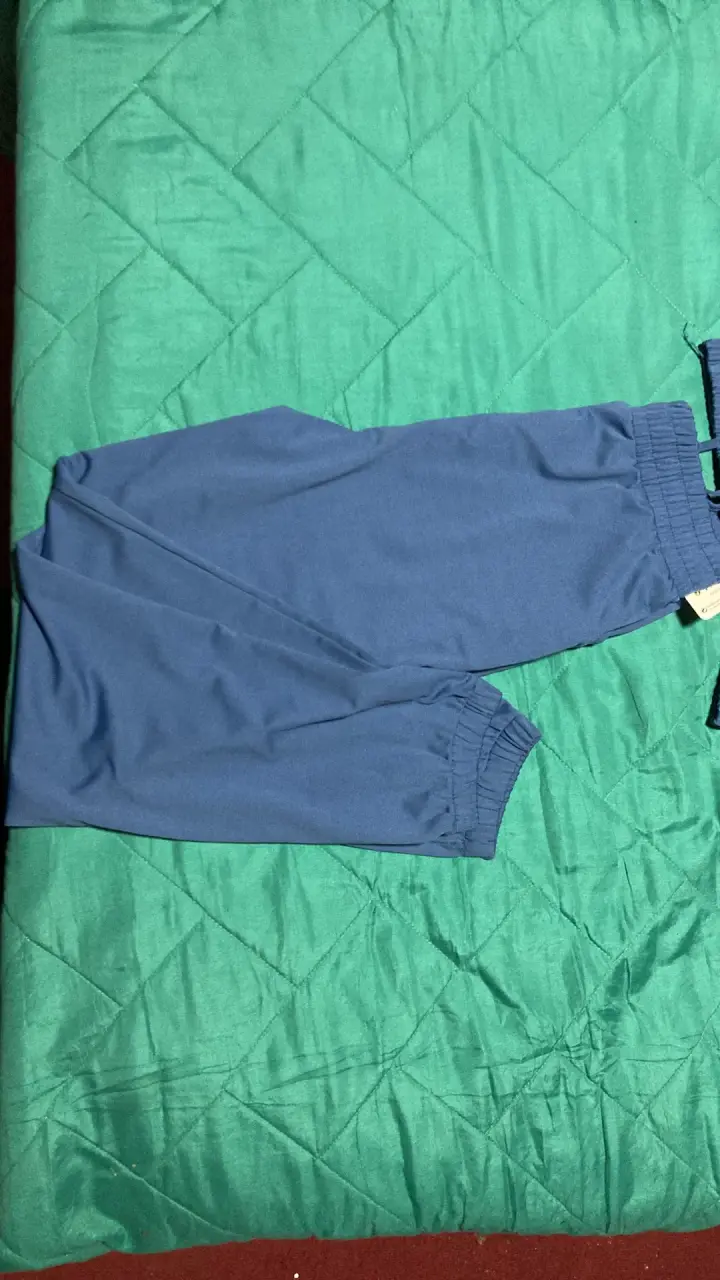 Conjunto deportivo azul con capucha Pink - 3