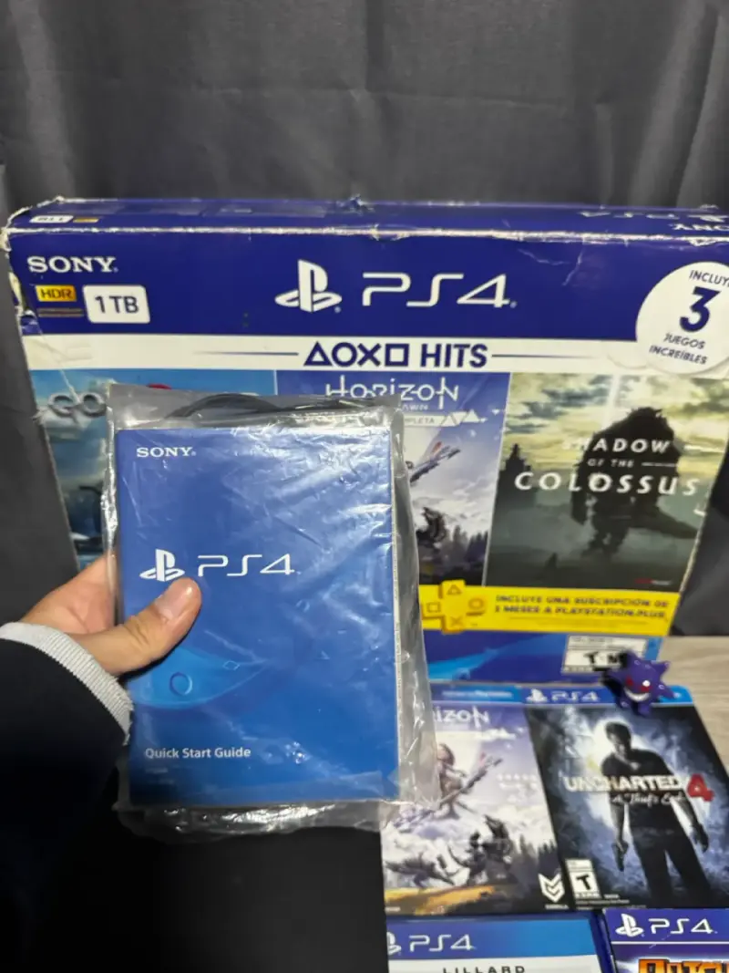 Consola PS4 con juegos incluidos y control - 4