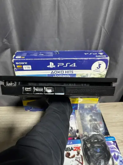 Consola PS4 con juegos incluidos y control - miniatura 6