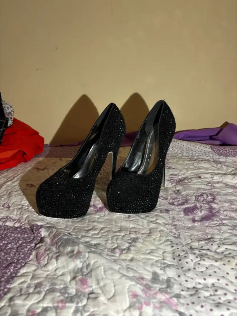 Tacones altos negros con brillo estilo 2000 y2k - 5