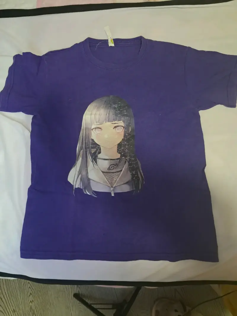 Polera morada con diseño anime - 3