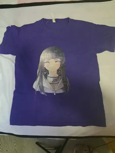 Polera morada con diseño anime - miniatura 3