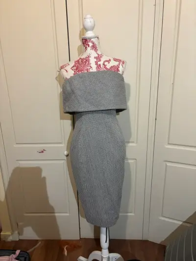 Vestido ajustado gris Karen Millen - miniatura 1