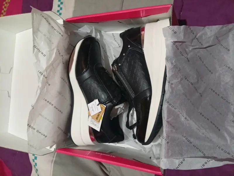Zapatillas negras con plataforma y cierre lateral - 2