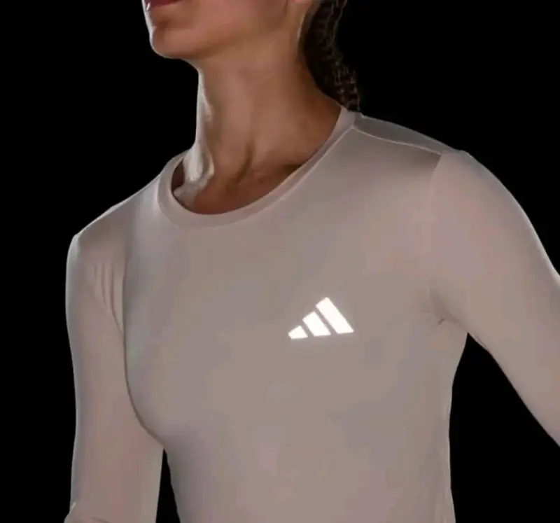Polera manga larga beige Adidas. - 5