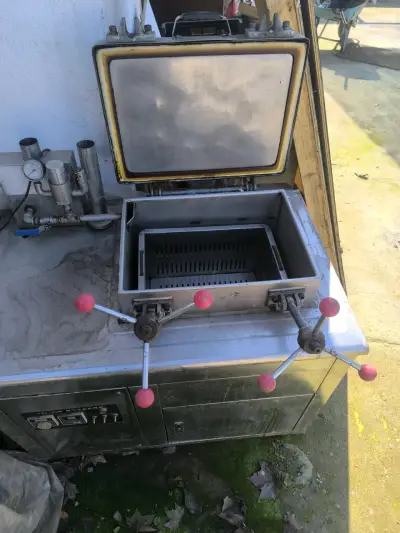 Máquina freidora industrial para pollos tipo kfc - miniatura 3