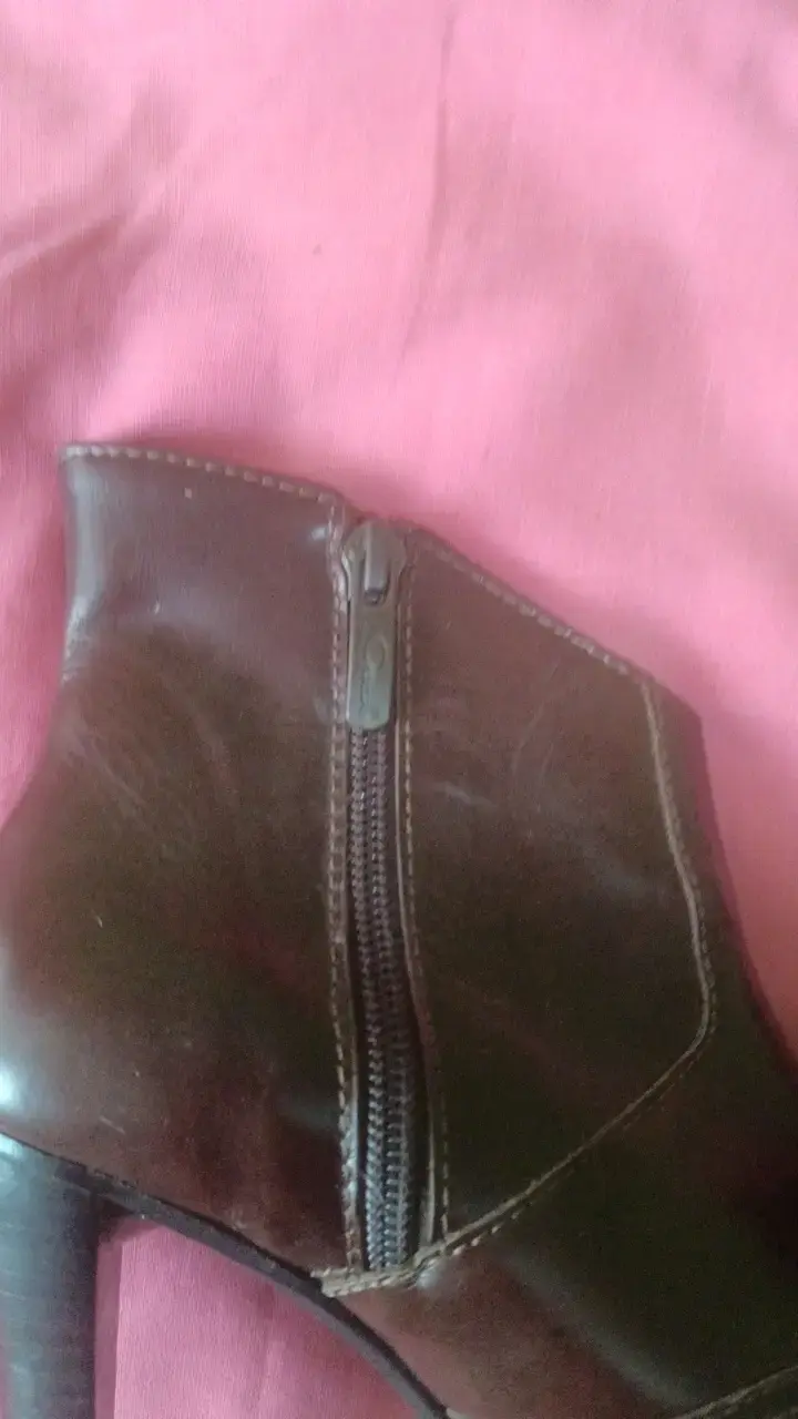 Botines de cuero marrón con tacón alto - 4