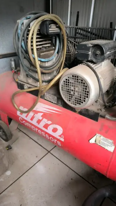 Compresor de aire Nitro en buen estado - miniatura 1