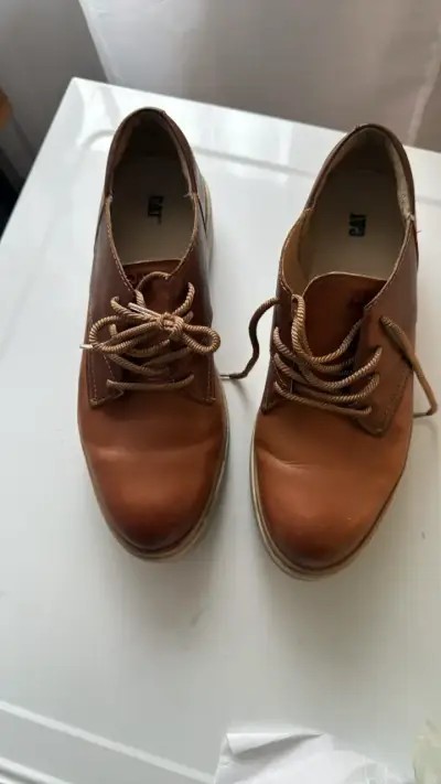 Zapatos casuales de cuero marrón CAT - miniatura 1