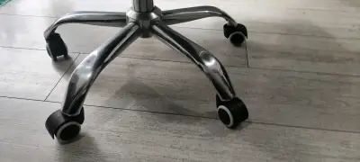 Silla de oficina ergonómica negra - miniatura 2