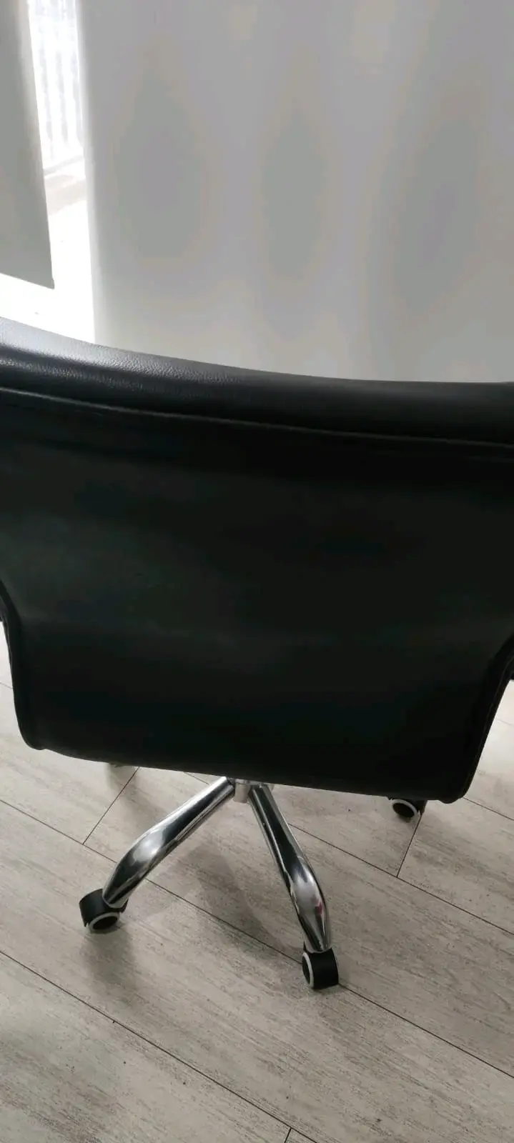 Silla de oficina ergonómica negra - 3