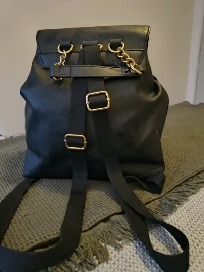 Mochila de cuero negra Tommy Hilfiger - miniatura 2