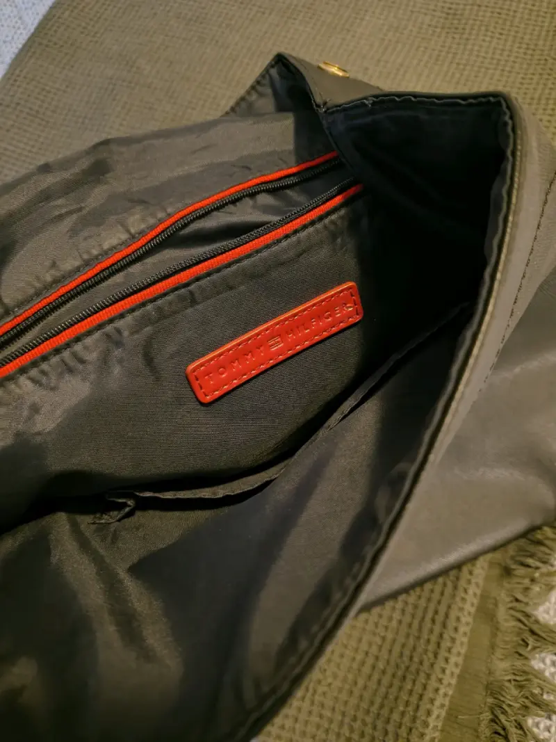 Mochila de cuero negra Tommy Hilfiger - 3
