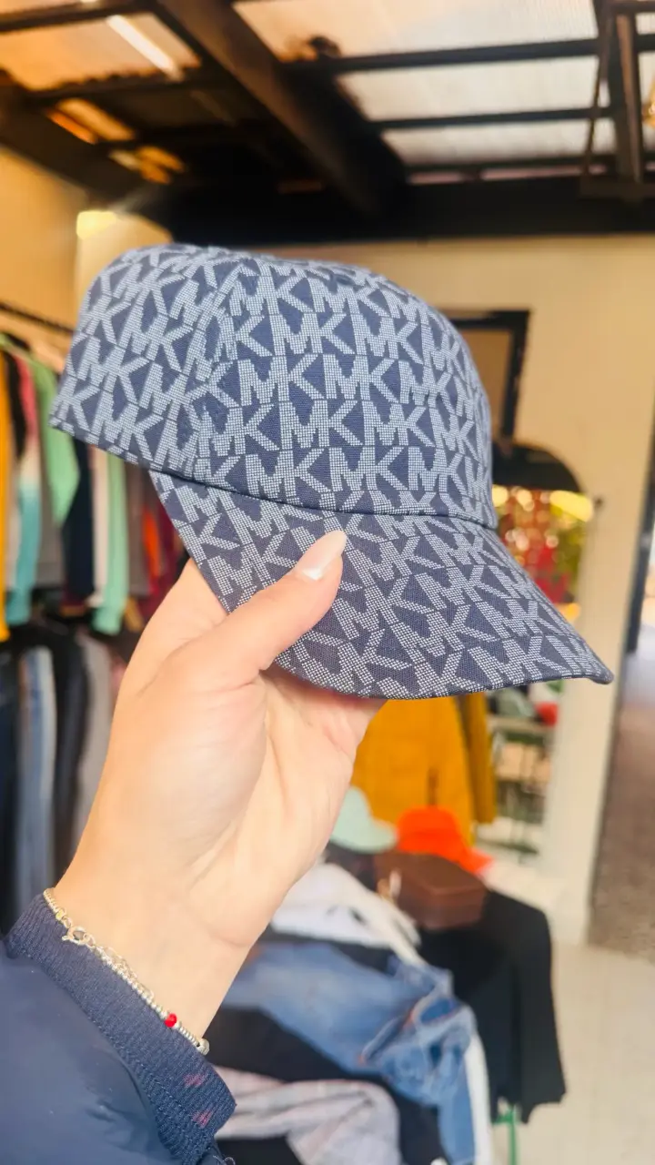 Gorras MK en varios colores - 3