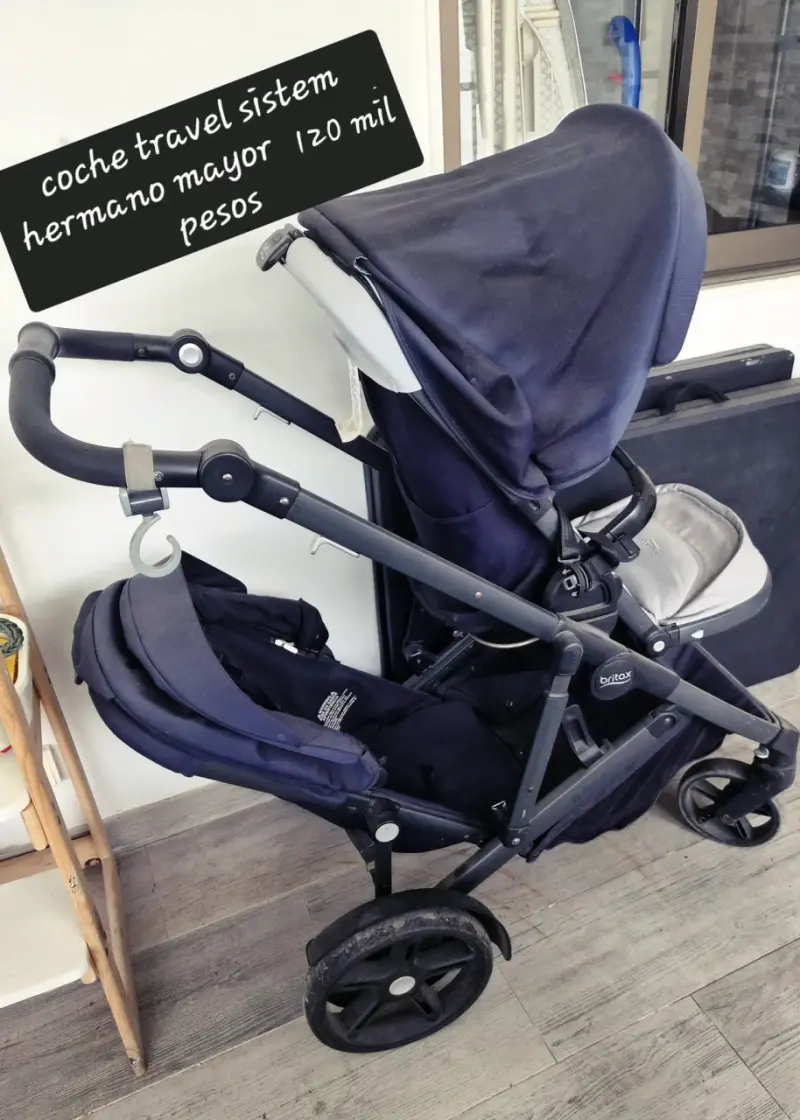 Coche doble Britax para hermanos en buen estado