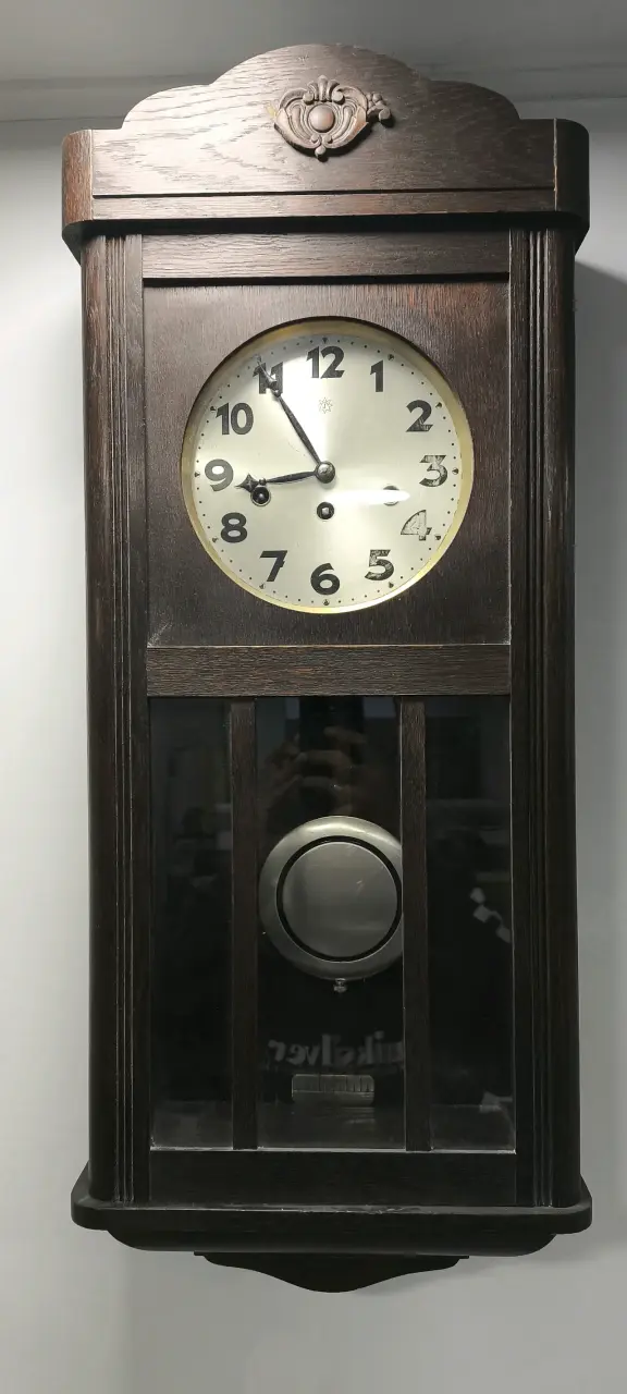 Reloj de pared antiguo de madera con péndulo - 2