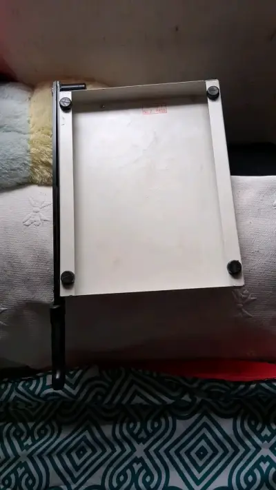Cortador de Papel A4 con Guía de Medición - miniatura 4