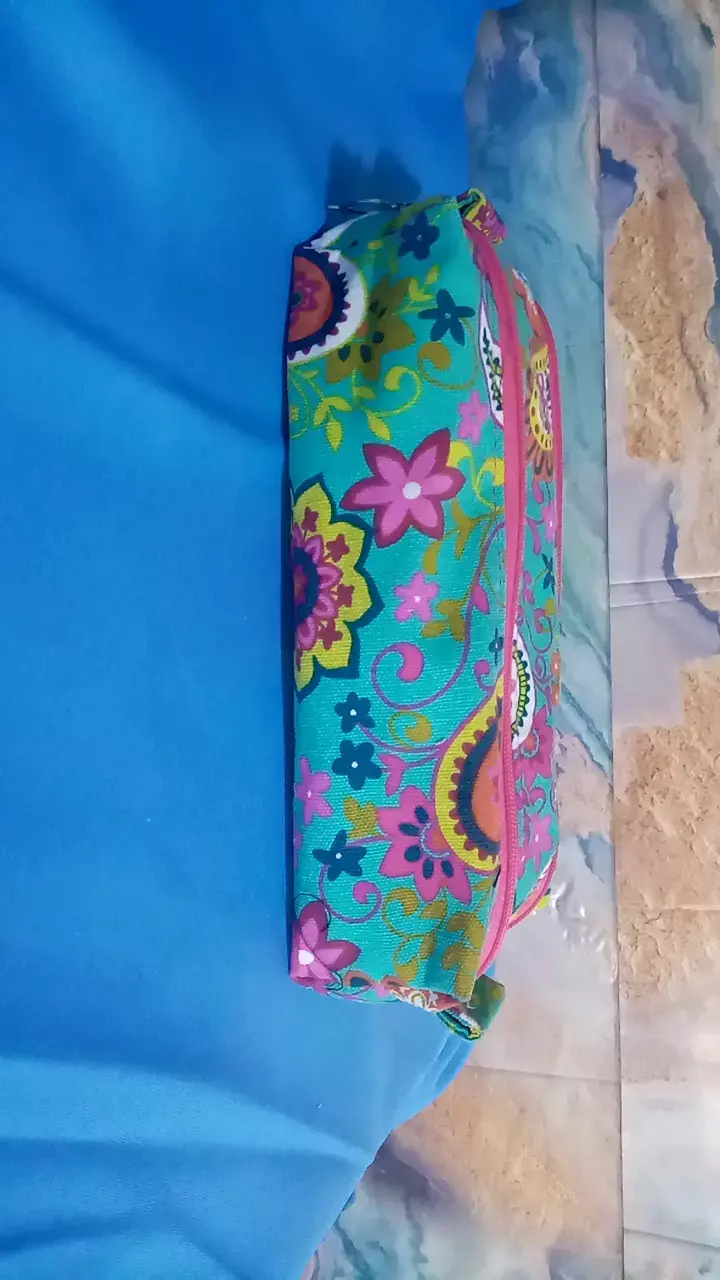 Estuche de Tela lona con Diseño Floral Colorido - 1