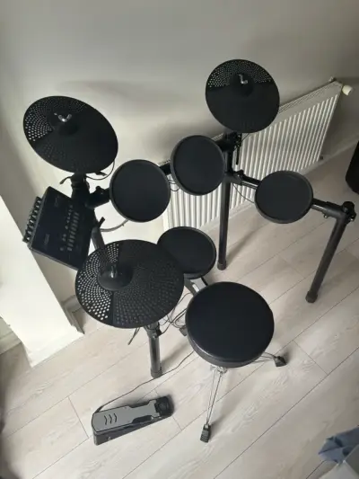 Batería Electrónica Yamaha DTX420k con Pedal - miniatura 3