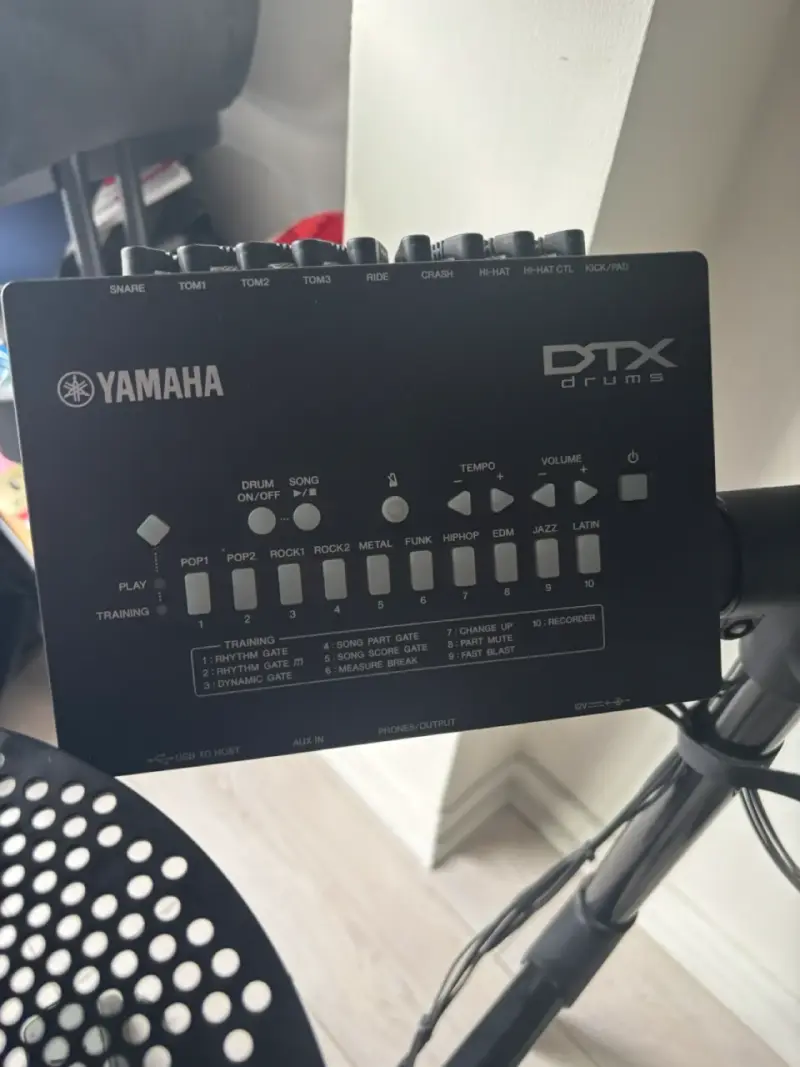 Batería Electrónica Yamaha DTX420k con Pedal - 5