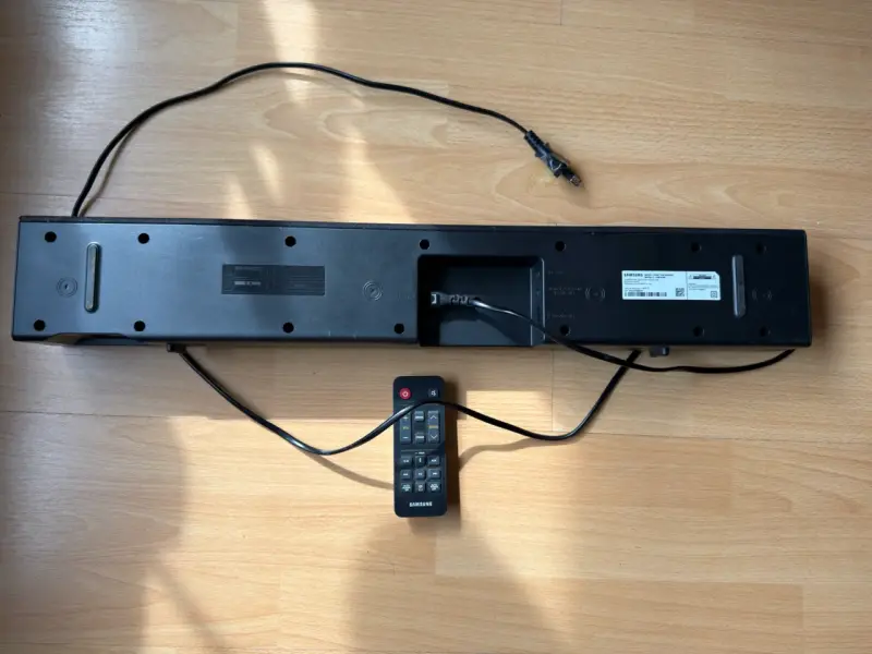 Barra de sonido Samsung con control remoto - 2