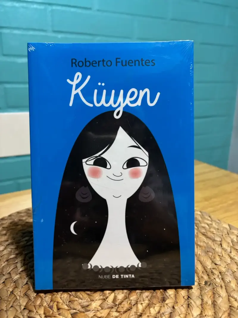 Libro Küyen de Roberto Fuentes