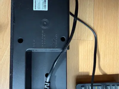 Barra de sonido Samsung con control remoto - miniatura 3
