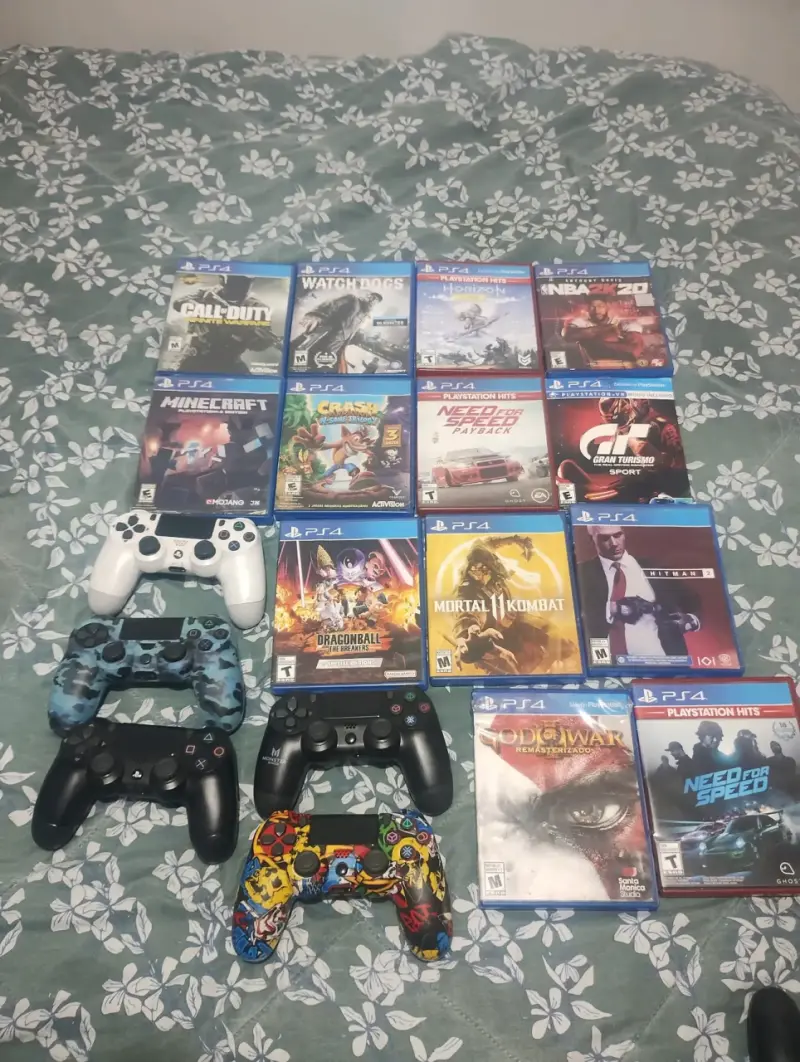 Lote de Juegos y Controles PS4 - 1