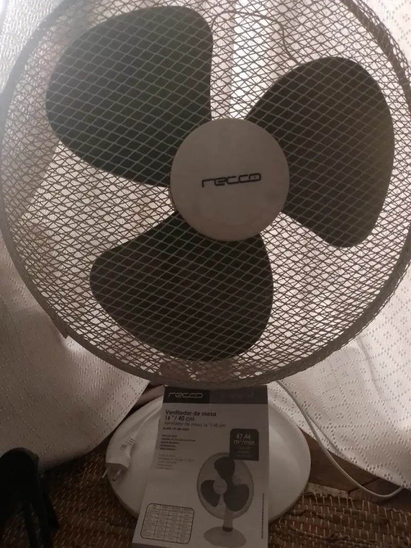 Ventilador de Mesa Recco 16 pulgadas