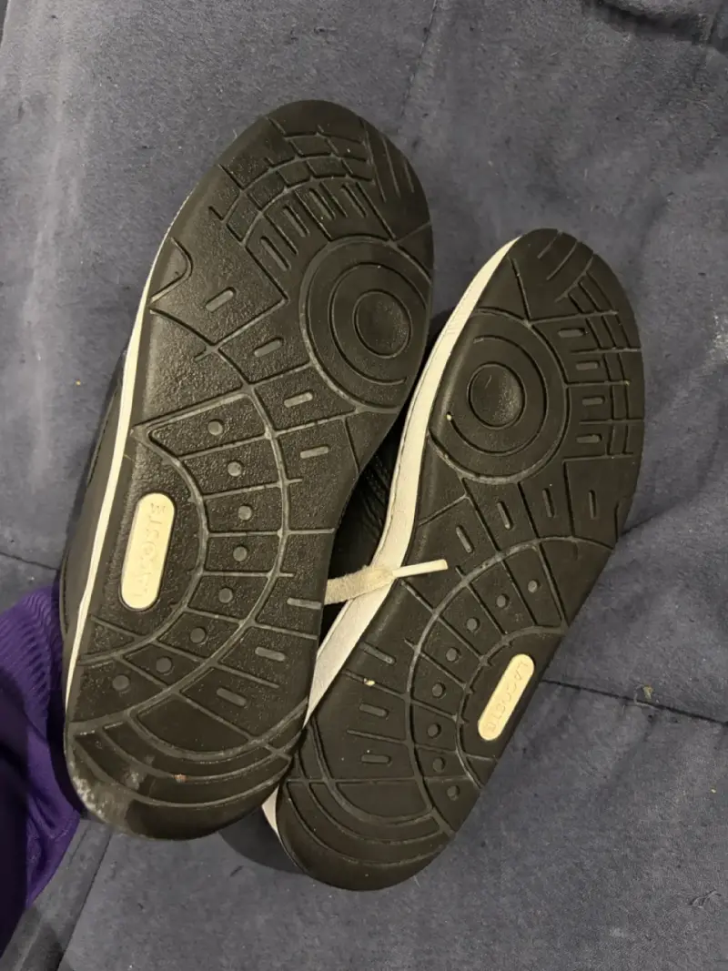 Zapatillas deportivas Lacoste negras y blancas - 2